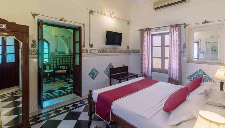 WelcomHeritage Mandir Palace-Heritage Suite